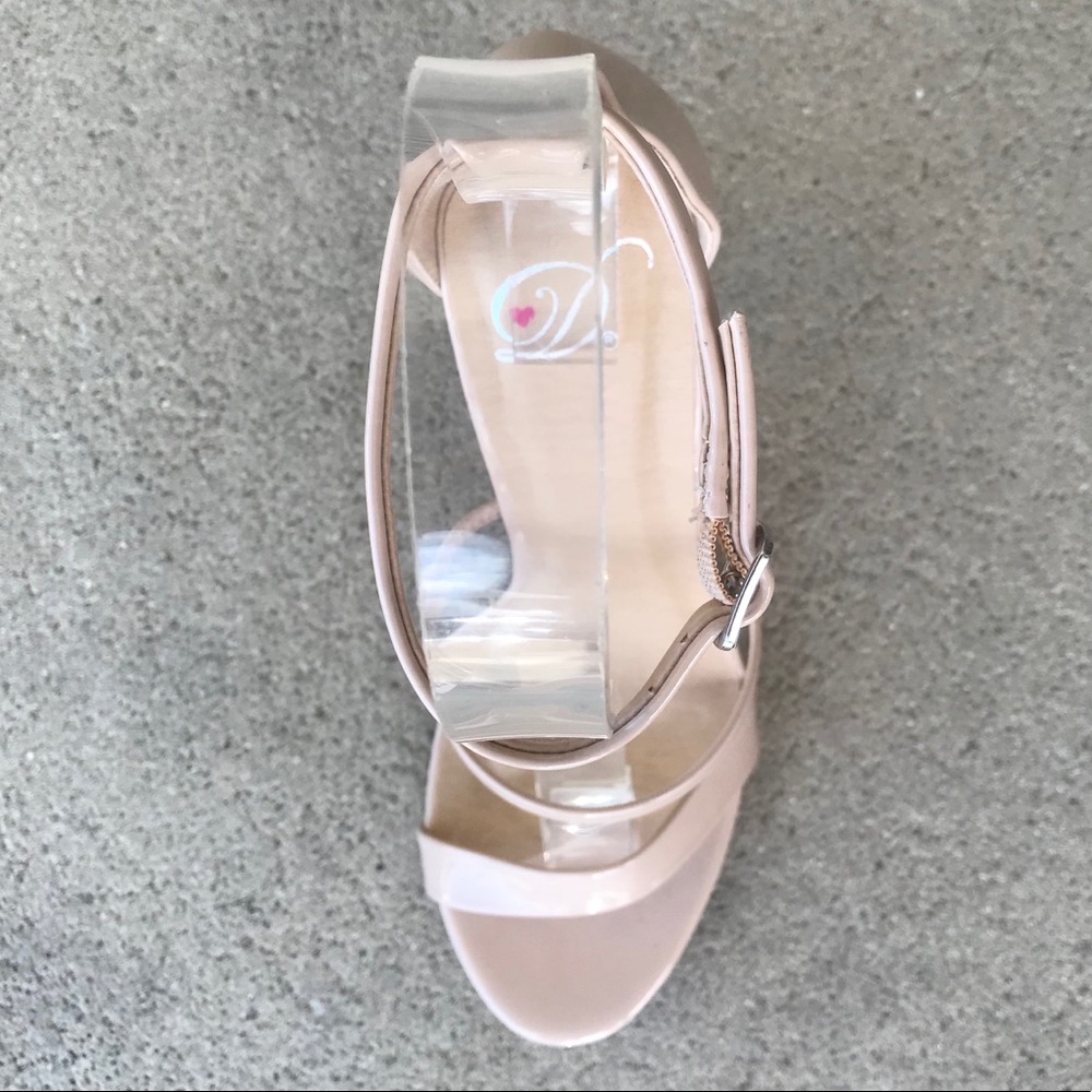 Last 1! Delicious patent nude 4” ankle strap HEEL - Picture 4 of 4